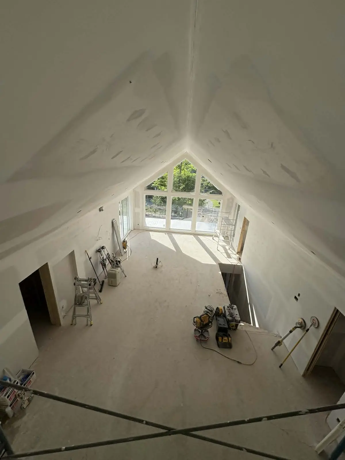 Réalisation en tirage de joints — plafond cathédrale